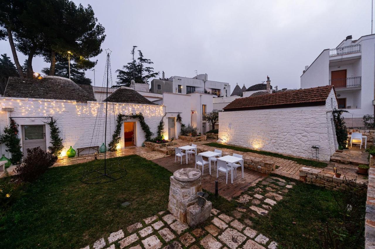 Trulli In Corte 阿尔贝罗贝洛 外观 照片